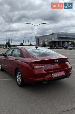 Седан Hyundai Elantra 2021 в 