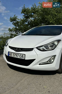 Седан Hyundai Elantra 2014 в 