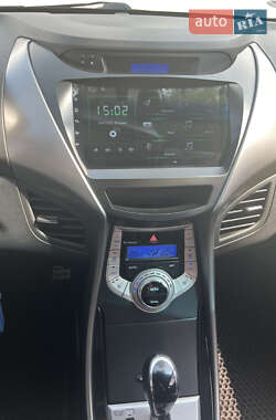 Седан Hyundai Elantra 2011 в 