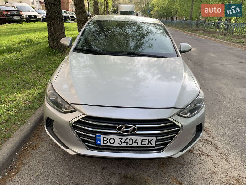 Седан Hyundai Elantra 2016 в Тернополе