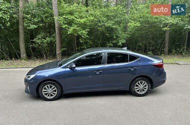 Седан Hyundai Elantra 2019 в 