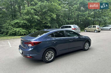 Седан Hyundai Elantra 2019 в 