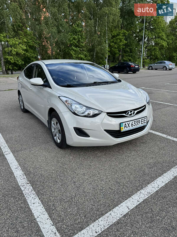 Hyundai Elantra 2013
