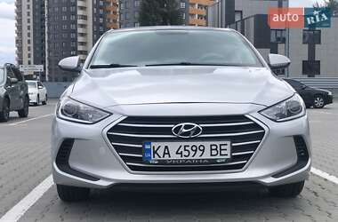 Седан Hyundai Elantra 2017 в Киеве