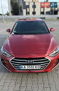 Седан Hyundai Elantra 2016 в Киеве