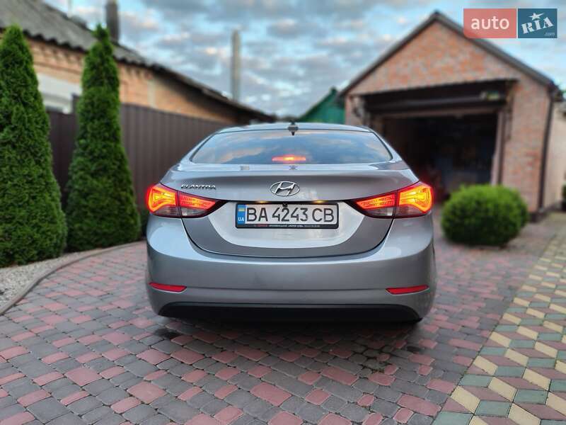 Седан Hyundai Elantra 2015 в Кропивницком
