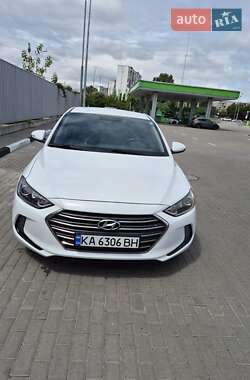 Седан Hyundai Elantra 2016 в 