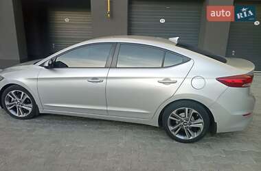 Седан Hyundai Elantra 2017 в 