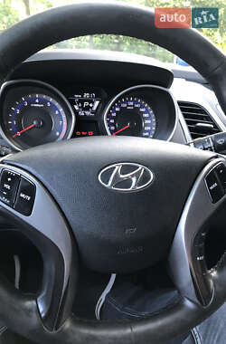 Седан Hyundai Elantra 2015 в 