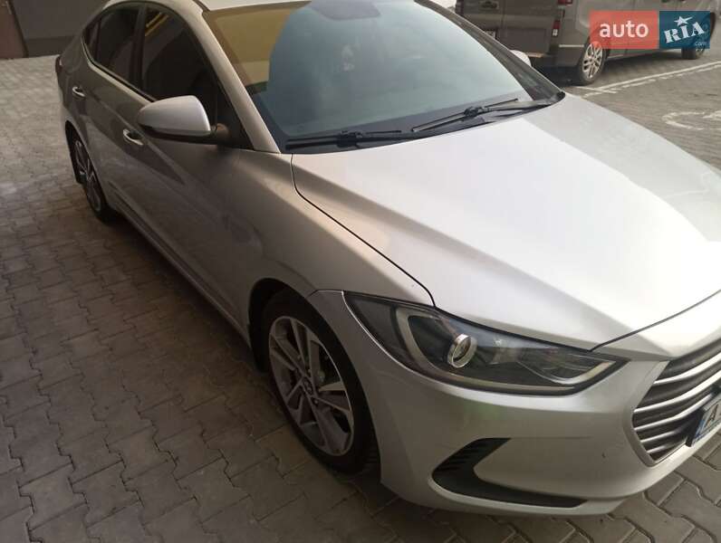 Седан Hyundai Elantra 2017 в Хмельницком