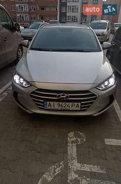 Седан Hyundai Elantra 2017 в 