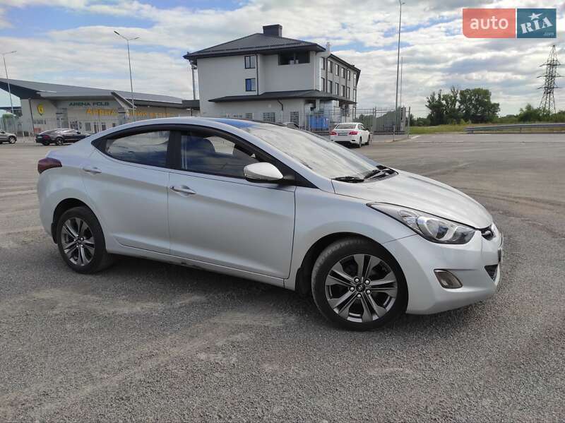 Седан Hyundai Elantra 2011 в Киеве