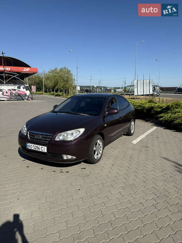 Седан Hyundai Elantra 2008 в Ужгороде