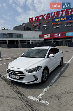 Седан Hyundai Elantra 2017 в Киеве