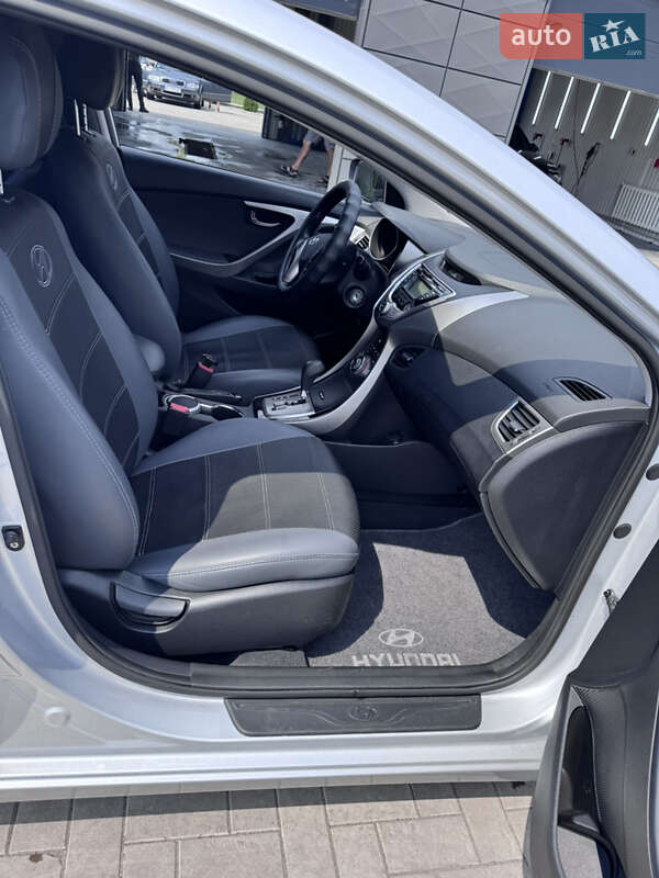 Седан Hyundai Elantra 2013 в Криничках
