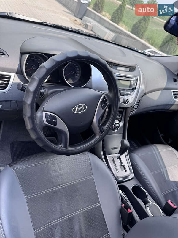 Седан Hyundai Elantra 2013 в Криничках