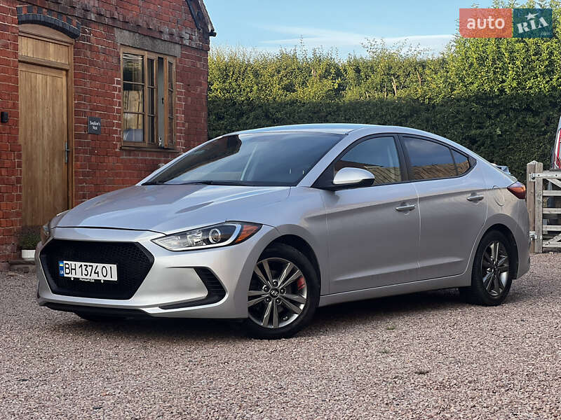 Седан Hyundai Elantra 2017 в Киеве