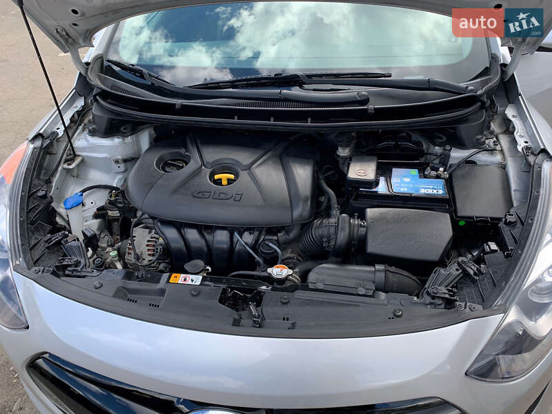 Хэтчбек Hyundai Elantra 2014 в Киеве