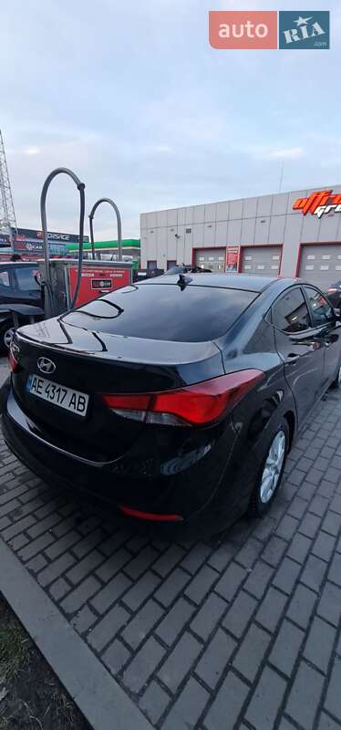 Седан Hyundai Elantra 2015 в 