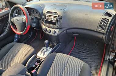 Седан Hyundai Elantra 2010 в 