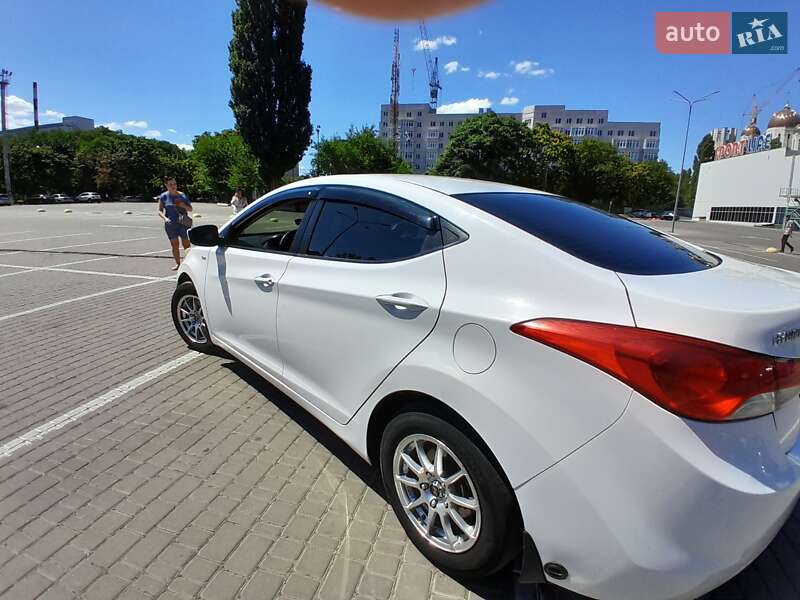 Седан Hyundai Elantra 2013 в Одессе
