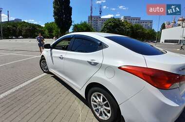Седан Hyundai Elantra 2013 в 