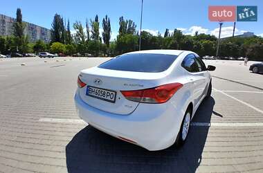 Седан Hyundai Elantra 2013 в 
