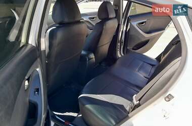 Седан Hyundai Elantra 2013 в 
