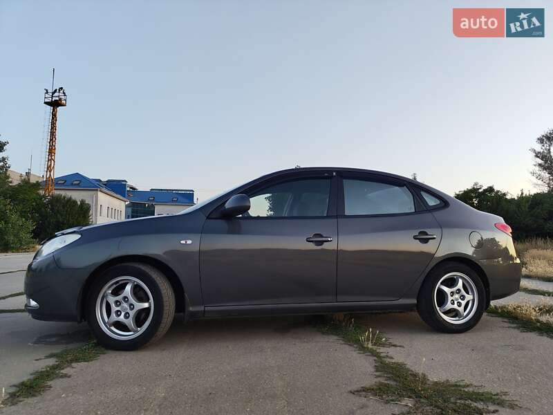 Седан Hyundai Elantra 2008 в Николаеве