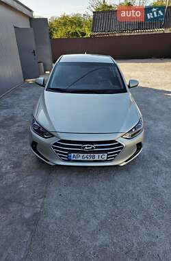 Седан Hyundai Elantra 2017 в 