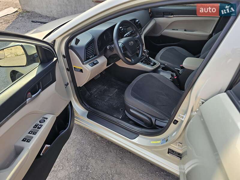 Седан Hyundai Elantra 2017 в Запорожье