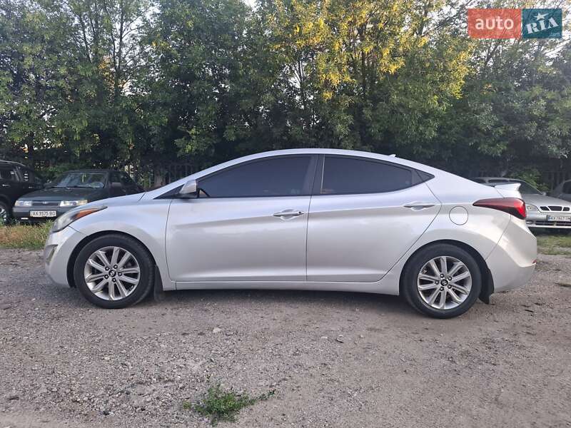 Hyundai Elantra 2013