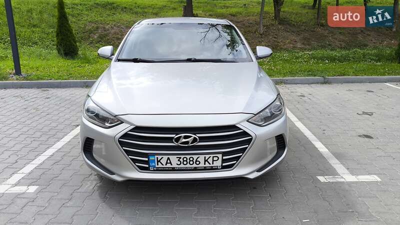 Седан Hyundai Elantra 2016 в Хмельницком