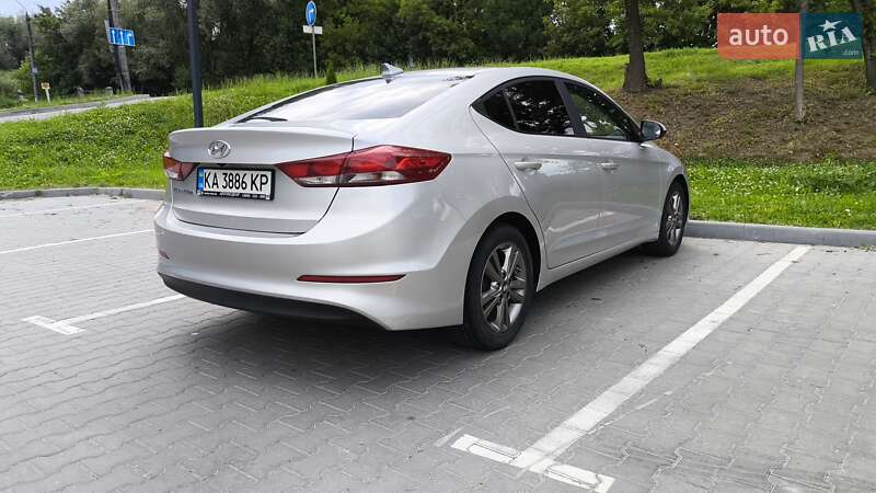 Седан Hyundai Elantra 2016 в Хмельницком
