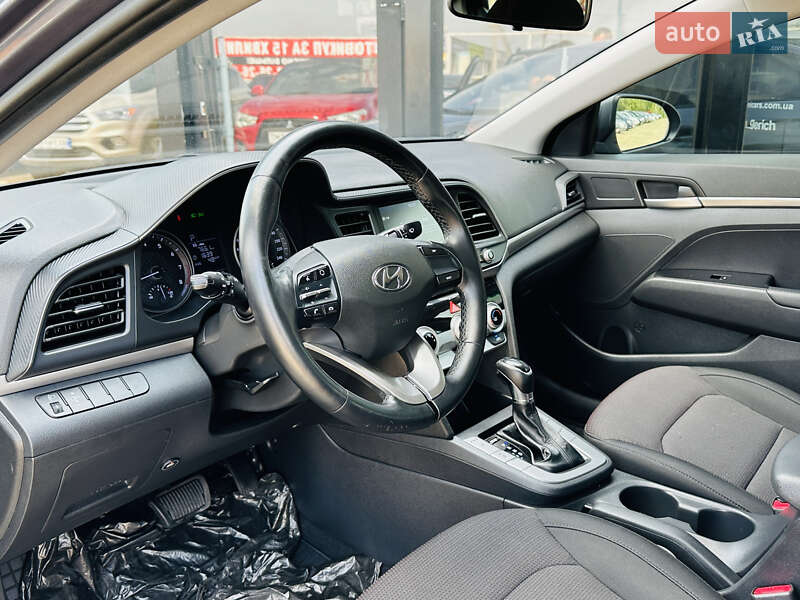 Седан Hyundai Elantra 2019 в Харькове