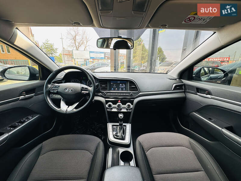 Седан Hyundai Elantra 2019 в Харькове