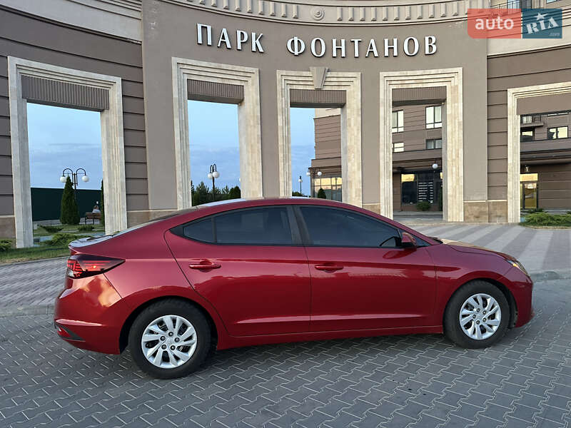 Седан Hyundai Elantra 2019 в Одессе