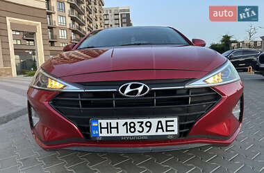 Седан Hyundai Elantra 2019 в 