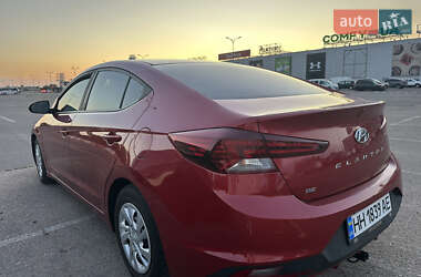 Седан Hyundai Elantra 2019 в 