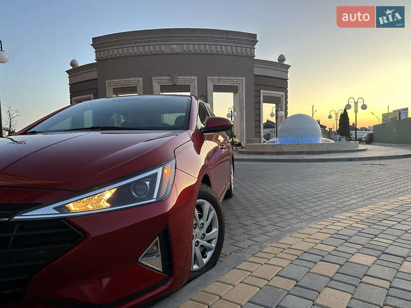 Седан Hyundai Elantra 2019 в Одессе