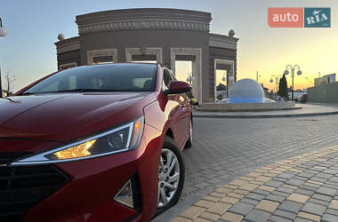 Седан Hyundai Elantra 2019 в 