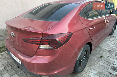 Седан Hyundai Elantra 2019 в 