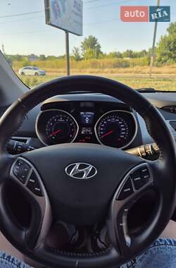 Седан Hyundai Elantra 2013 в 