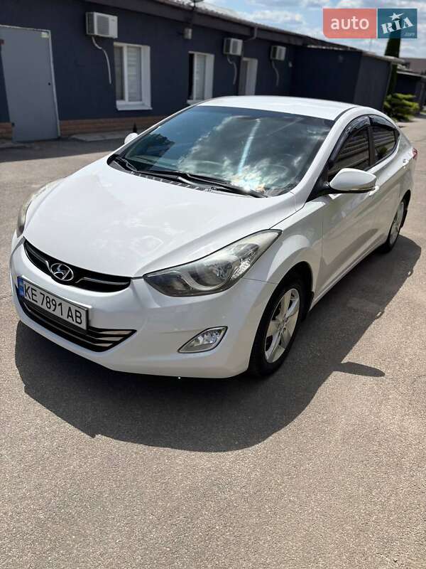 Hyundai Elantra 2013