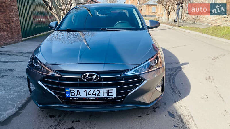 Седан Hyundai Elantra 2018 в Черкассах