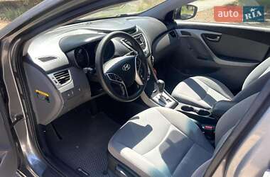 Седан Hyundai Elantra 2012 в 
