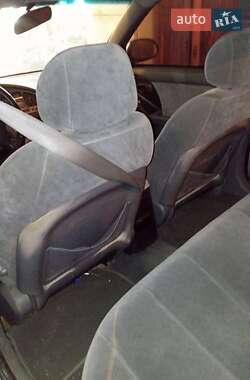 Седан Hyundai Elantra 2004 в 