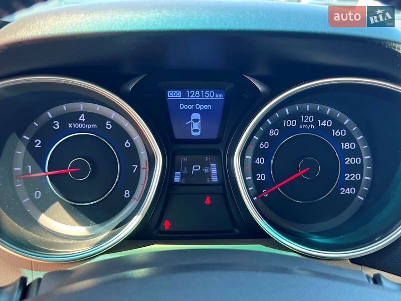 Седан Hyundai Elantra 2013 в Киеве