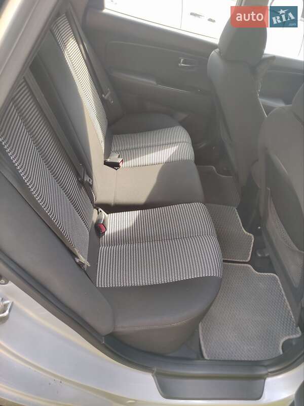 Седан Hyundai Elantra 2010 в Ужгороде