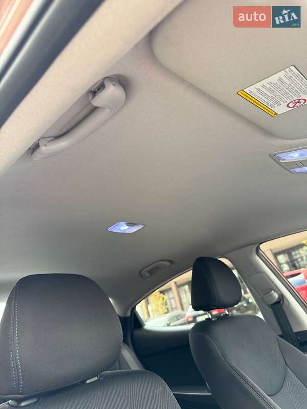 Седан Hyundai Elantra 2012 в Киеве